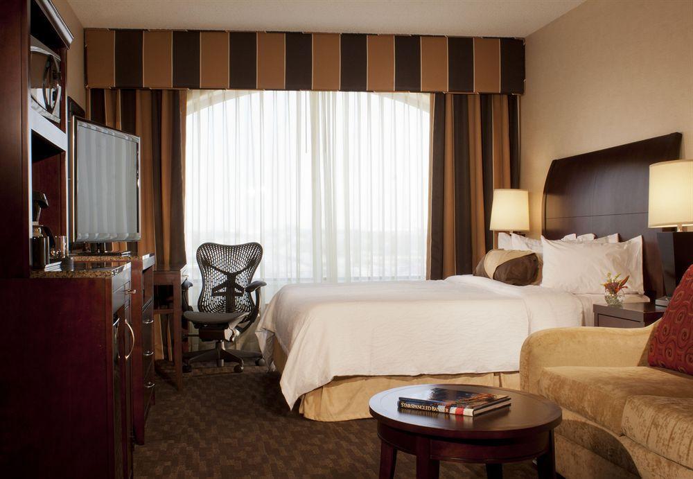 Embassy Suites By Hilton Dallas Near The Galleria Εξωτερικό φωτογραφία