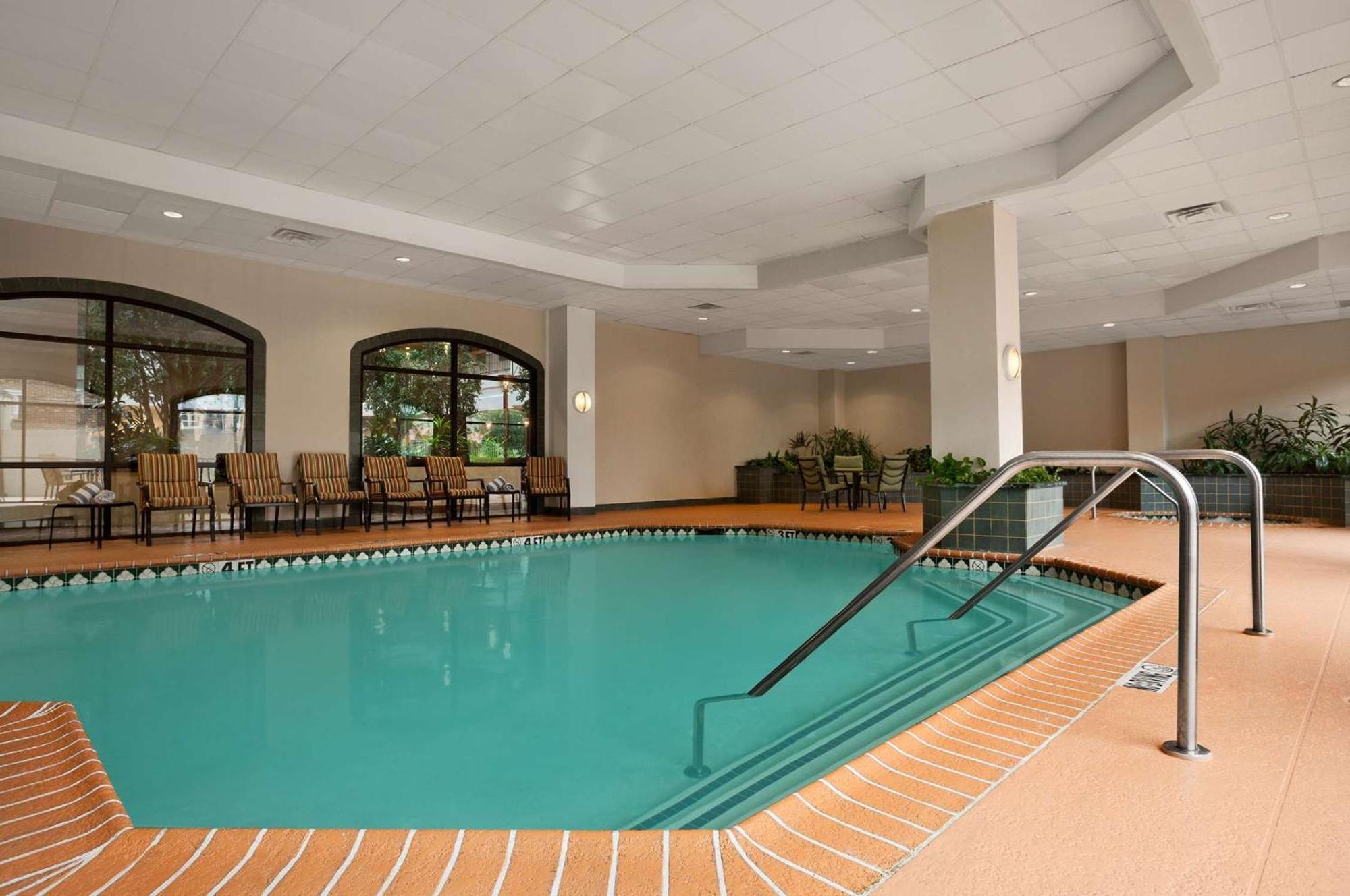 Embassy Suites By Hilton Dallas Near The Galleria Εξωτερικό φωτογραφία