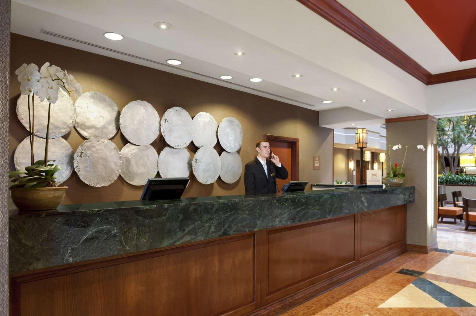 Embassy Suites By Hilton Dallas Near The Galleria Εξωτερικό φωτογραφία