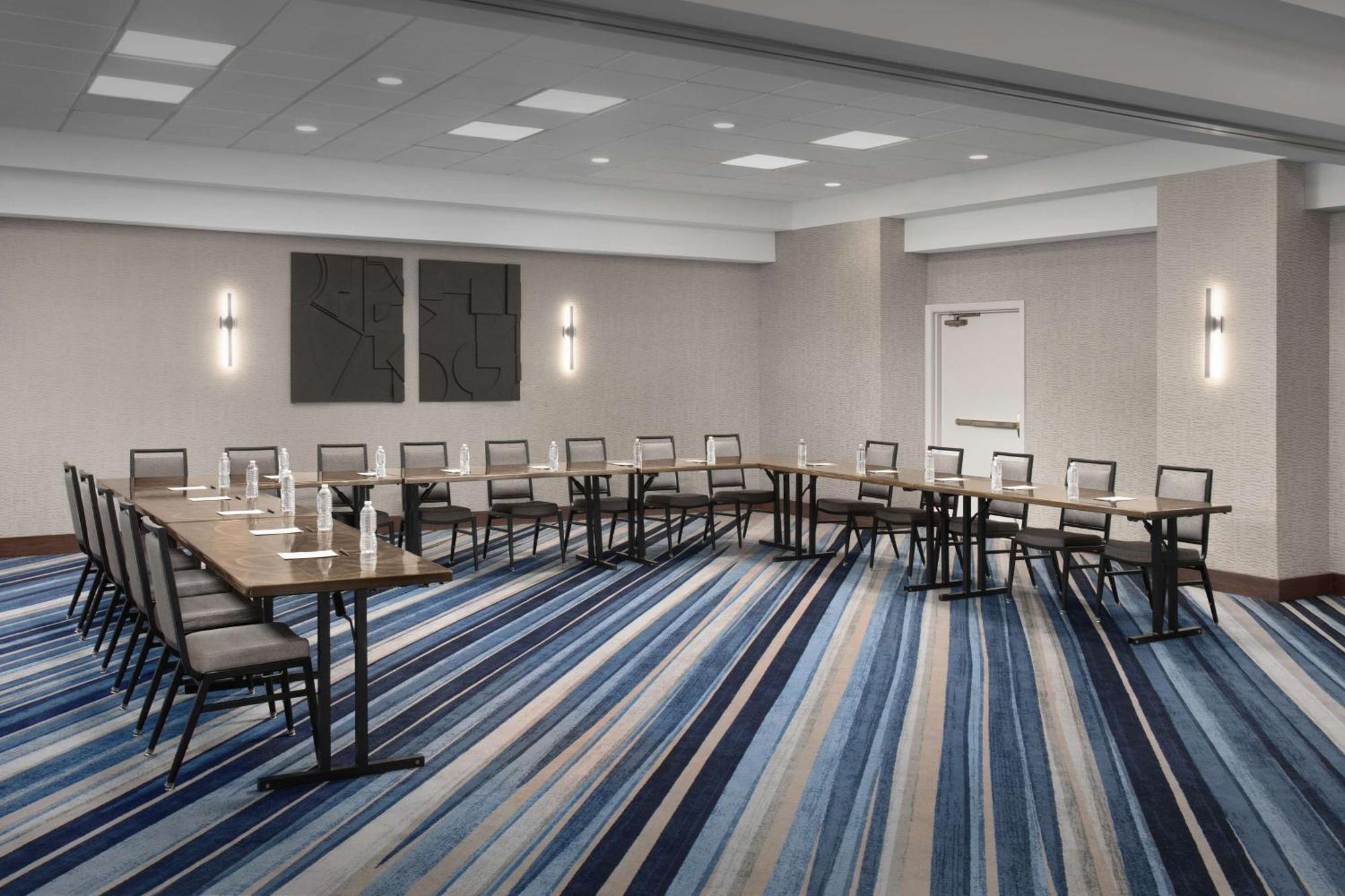 Embassy Suites By Hilton Dallas Near The Galleria Εξωτερικό φωτογραφία