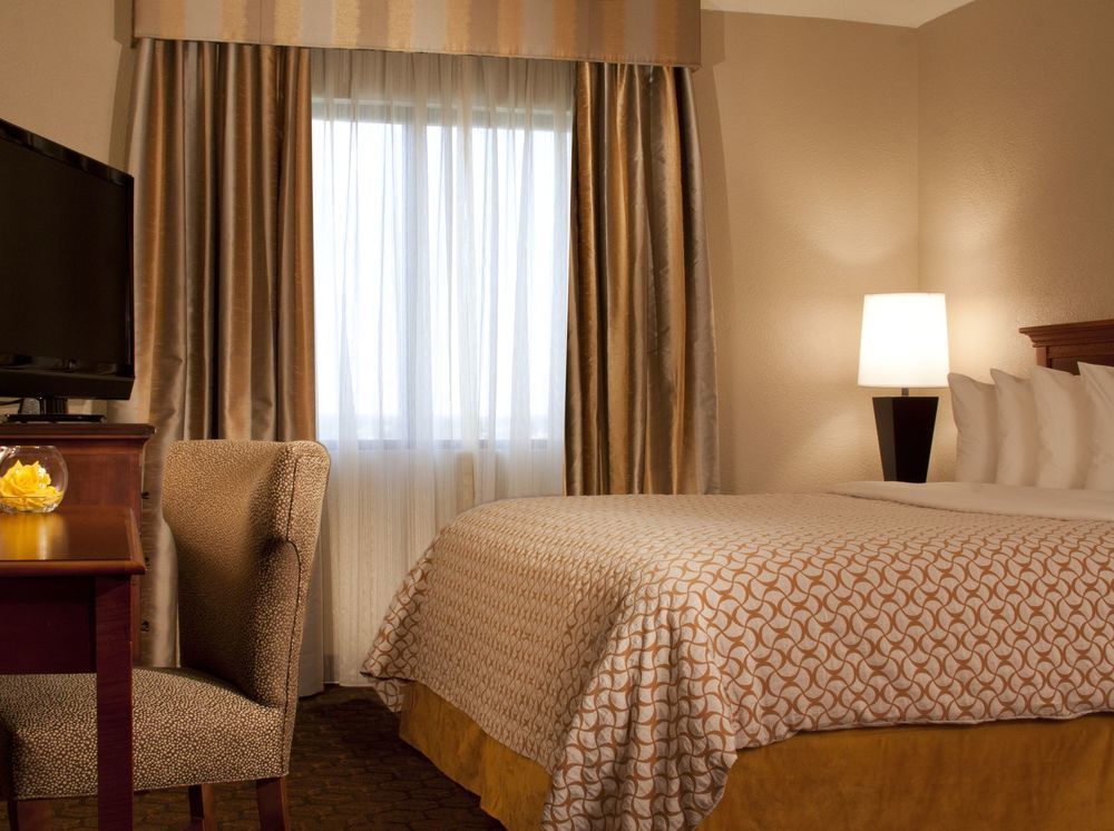 Embassy Suites By Hilton Dallas Near The Galleria Δωμάτιο φωτογραφία