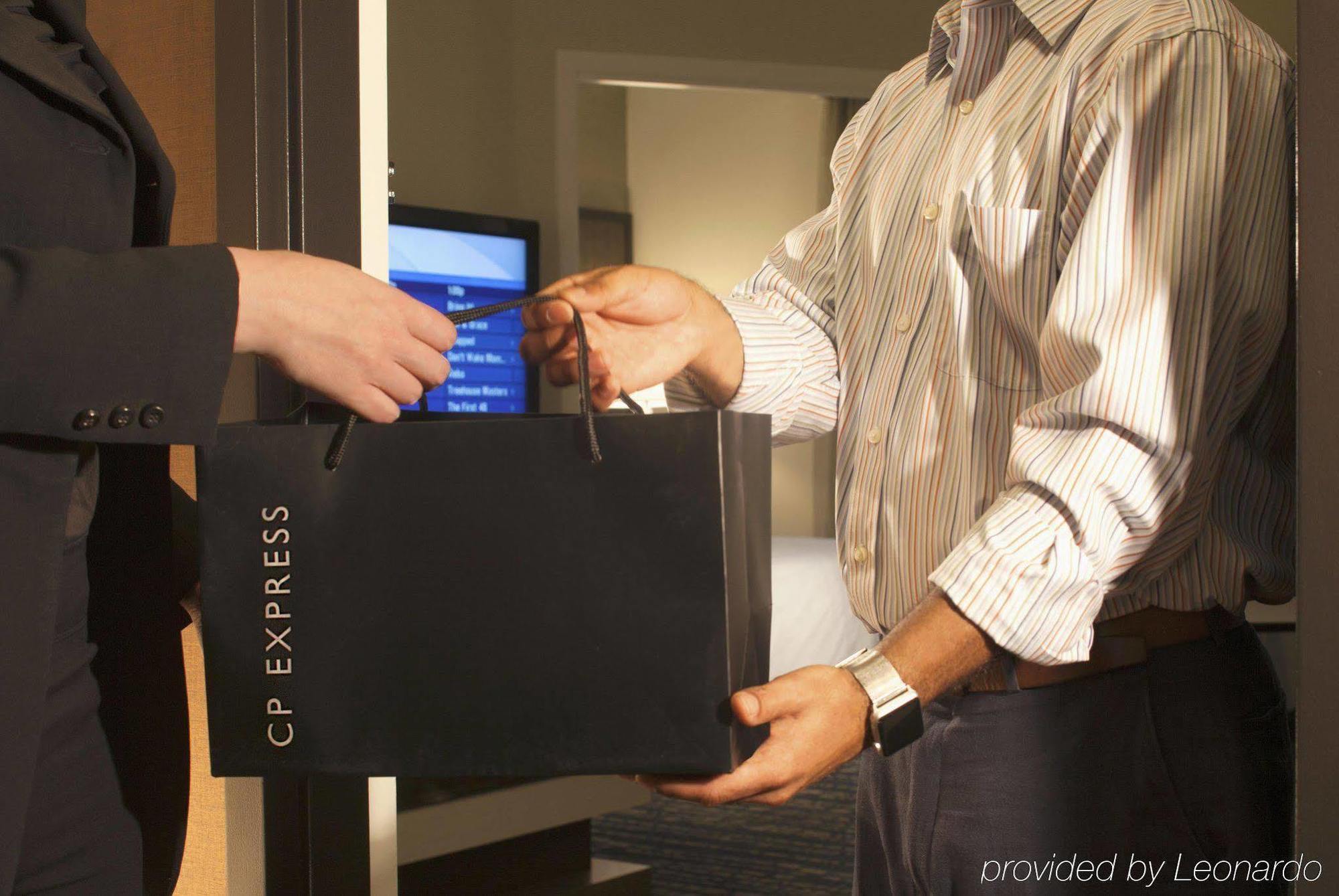 Embassy Suites By Hilton Dallas Near The Galleria Εξωτερικό φωτογραφία